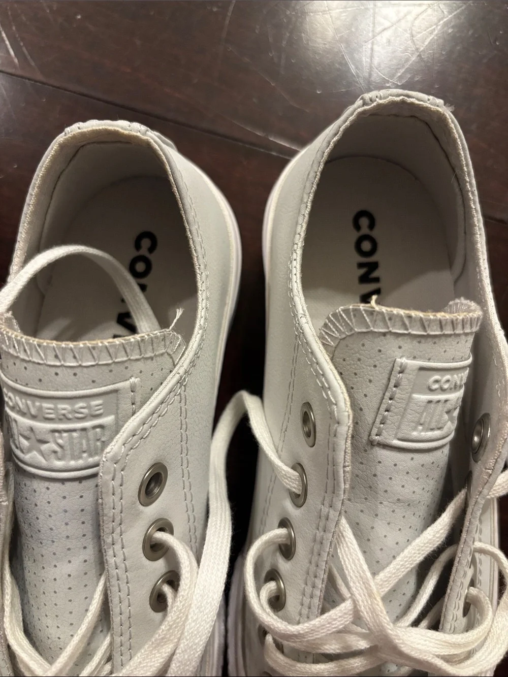Women’s Converse Low Top Sneakers in Light Gray